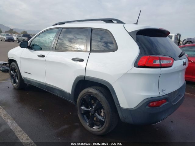 1C4PJLAS0HW527476 Jeep Cherokee Altitude Fwd