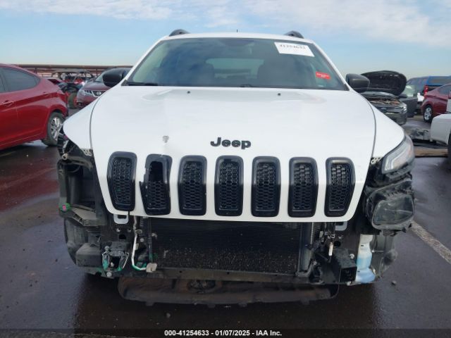 1C4PJLAS0HW527476 Jeep Cherokee Altitude Fwd