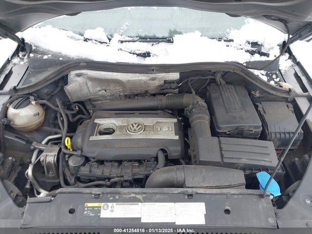 WVGBV7AX6HK020604 Volkswagen Tiguan S/limited