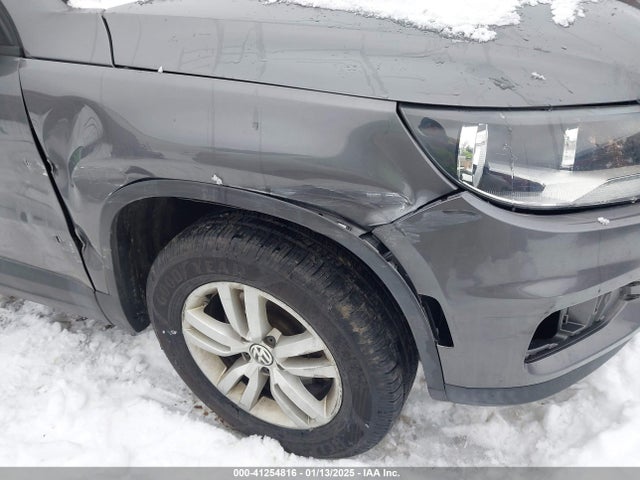 WVGBV7AX6HK020604 Volkswagen Tiguan S/limited