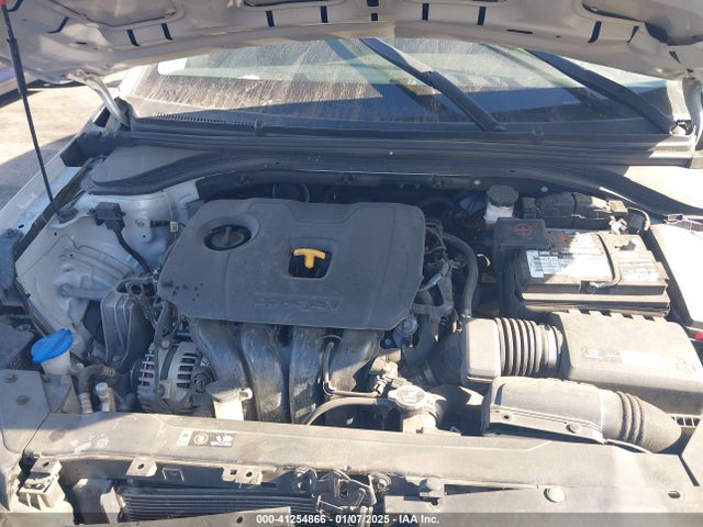 Hyundai ELANTRA SE 2019 KMHD74LF3KU796173 Image 10