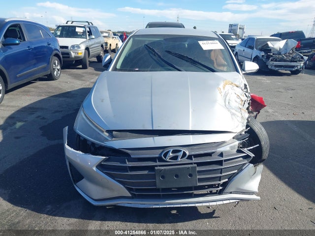 Hyundai ELANTRA SE 2019 KMHD74LF3KU796173 Image 11
