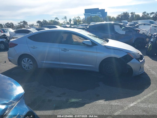 Hyundai ELANTRA SE 2019 KMHD74LF3KU796173 Image 12