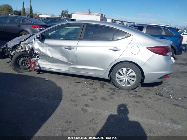 Hyundai ELANTRA SE 2019 KMHD74LF3KU796173 Image 13