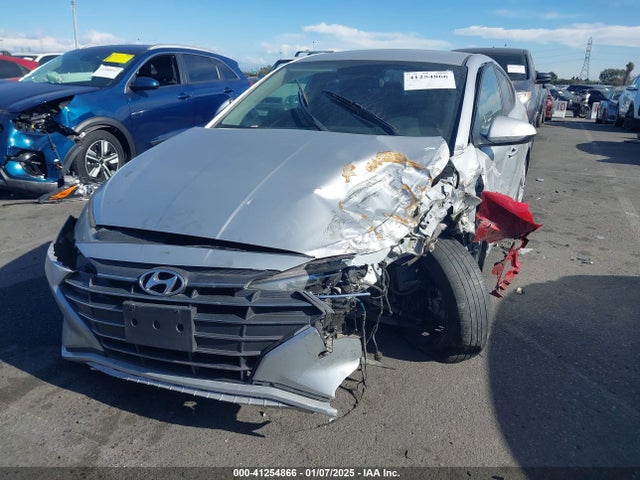 Hyundai ELANTRA SE 2019 KMHD74LF3KU796173 Image 2