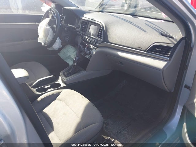 Hyundai ELANTRA SE 2019 KMHD74LF3KU796173 Image 5