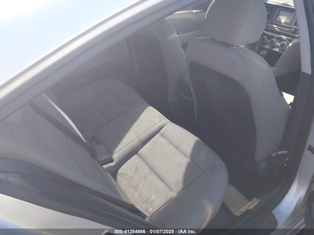 Hyundai ELANTRA SE 2019 KMHD74LF3KU796173 Image 8