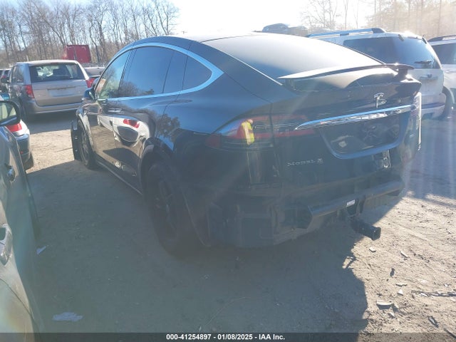 2016 TESLA MODEL X 5YJXCAE21GF008724 Photo 2