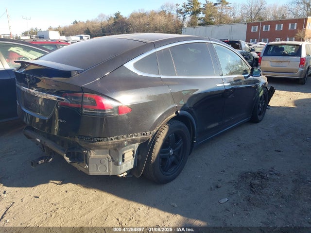 2016 TESLA MODEL X 5YJXCAE21GF008724 Photo 3