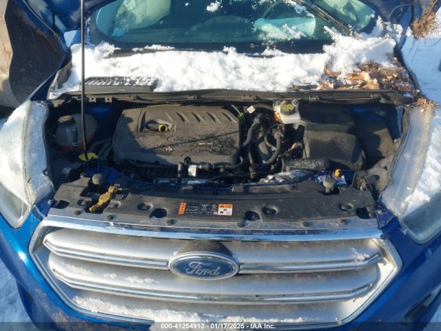 1FMCU0GD6HUA21252 Ford ESCAPE SE