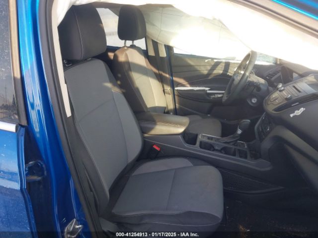 1FMCU0GD6HUA21252 Ford ESCAPE SE