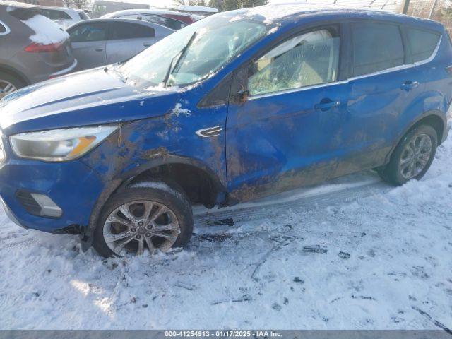 1FMCU0GD6HUA21252 Ford ESCAPE SE
