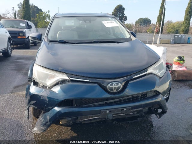 Toyota Rav4 Xle 2018 JTMWFREV6JD124656 Image 12
