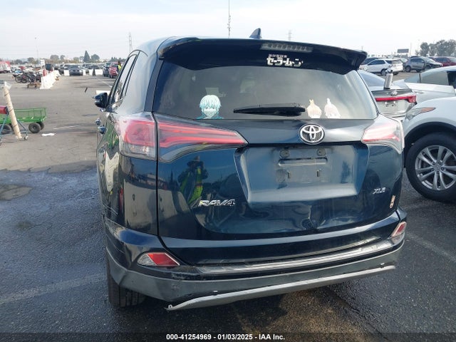 Toyota Rav4 Xle 2018 JTMWFREV6JD124656 Image 16