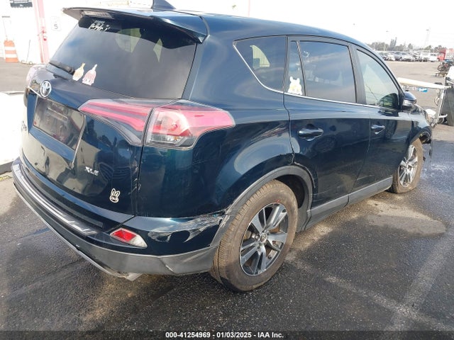 Toyota Rav4 Xle 2018 JTMWFREV6JD124656 Image 4
