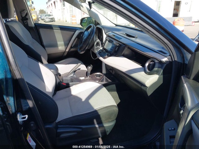 Toyota Rav4 Xle 2018 JTMWFREV6JD124656 Image 5