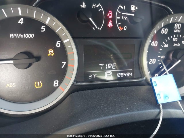 41254973 :رقم المزاد ، 3N1AB7AP3FY332034 vin ، 2015 Nissan Sentra Sr مزاد بيع