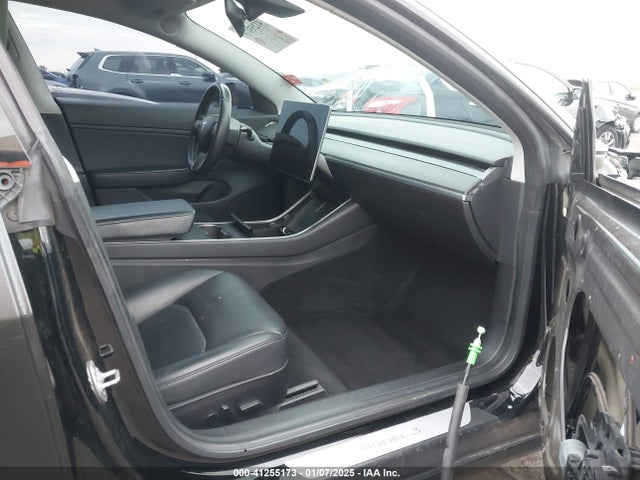 2018 TESLA MODEL 3 5YJ3E1EB7JF131864 Photo 4