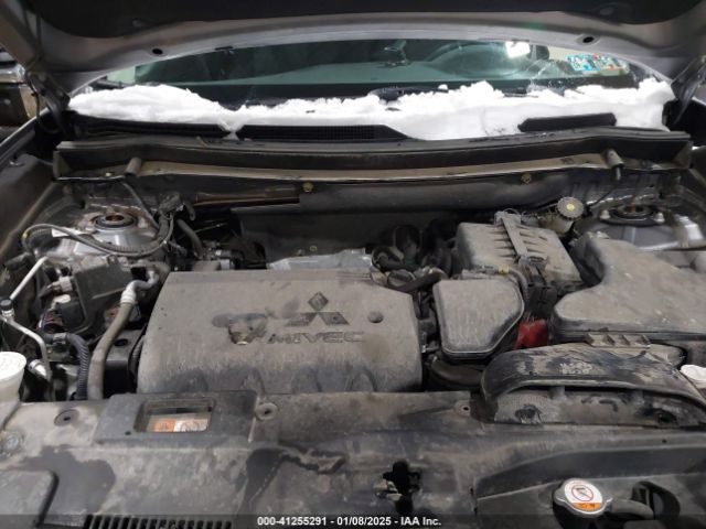 JA4AD2A36KZ018122 Mitsubishi Outlander Es