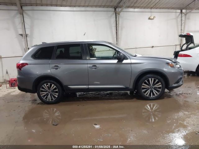 JA4AD2A36KZ018122 Mitsubishi Outlander Es