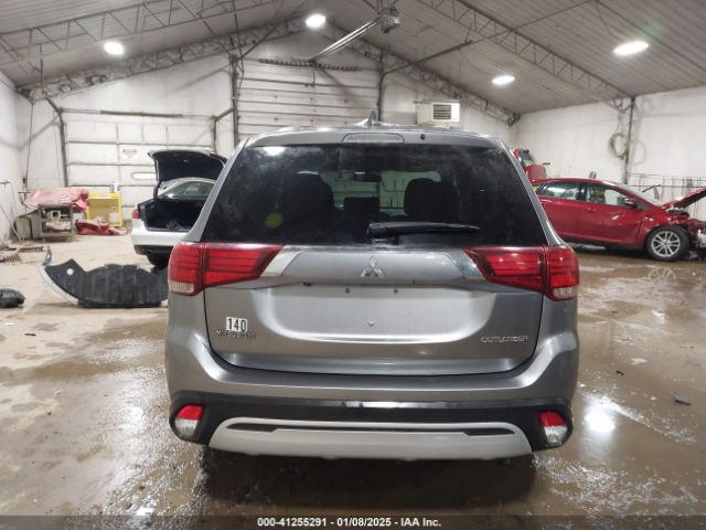 JA4AD2A36KZ018122 Mitsubishi Outlander Es