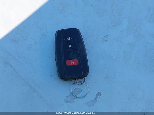 JTDKARFU6J3551554 Toyota Prius Three Touring