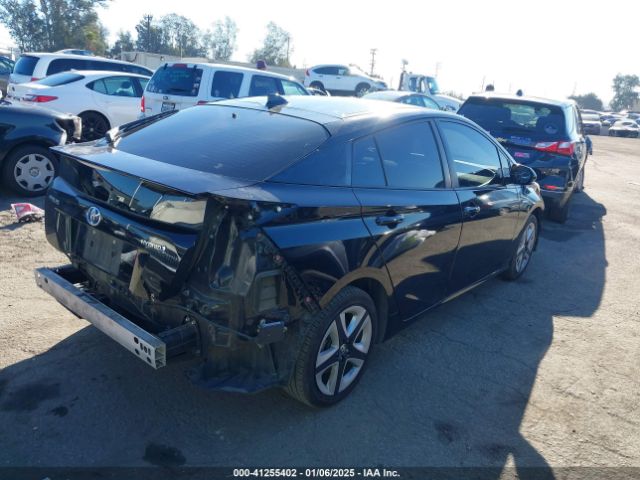 JTDKARFU6J3551554 Toyota Prius Three Touring