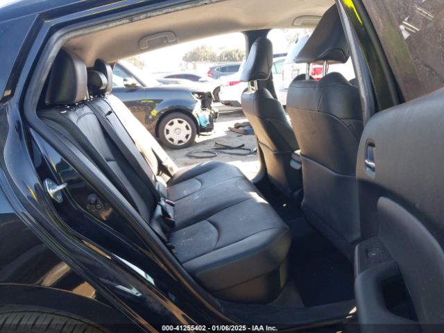 JTDKARFU6J3551554 Toyota Prius Three Touring