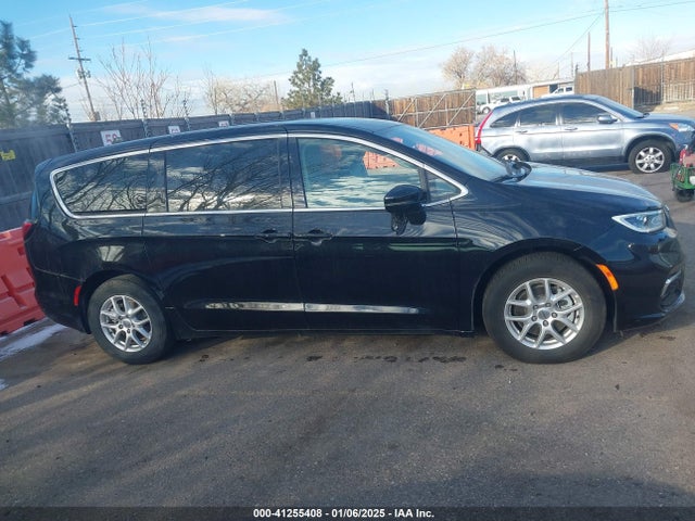 Chrysler Pacifica Touring L 2024 2C4RC1BG1RR136297 Image 13