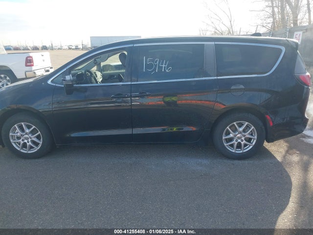 Chrysler Pacifica Touring L 2024 2C4RC1BG1RR136297 Image 14