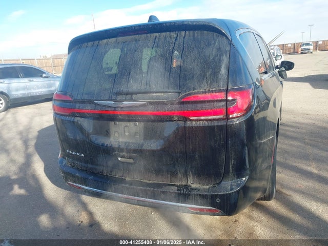 Chrysler Pacifica Touring L 2024 2C4RC1BG1RR136297 Image 16