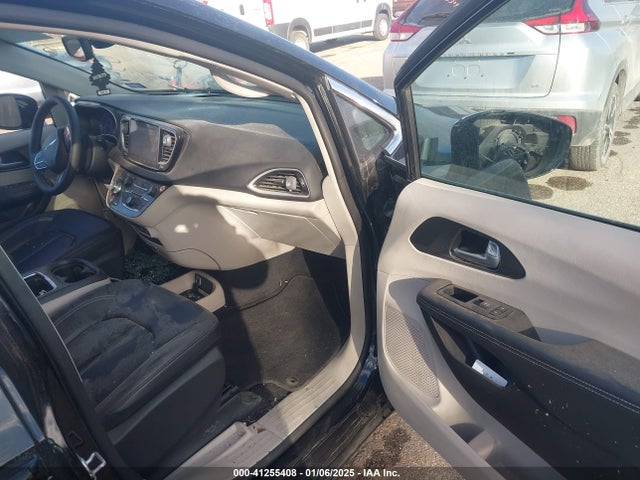 Chrysler Pacifica Touring L 2024 2C4RC1BG1RR136297 Image 5