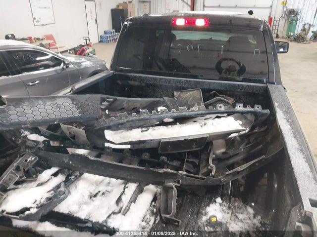 1C6RR7LG4RS124859 RAM 1500 Classic Warlock  4x4 5'7 Box