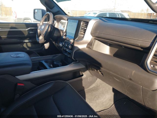 1C6RREJT8RN218844 RAM 1500 Laramie  4x2 5'7 Box