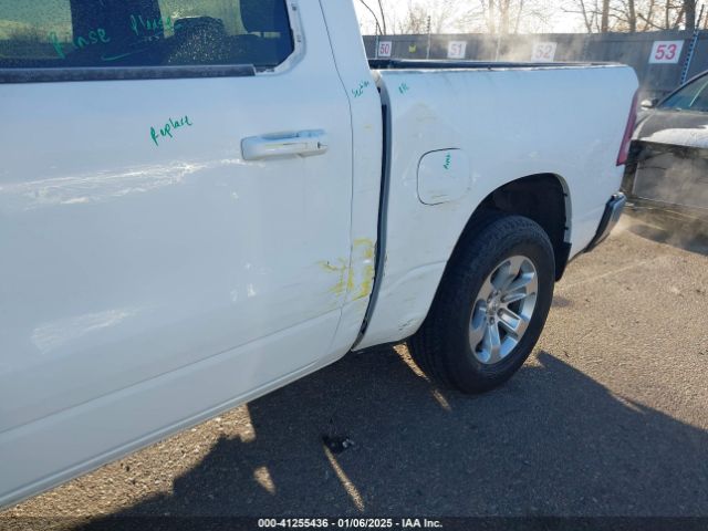 1C6RREJT8RN218844 RAM 1500 Laramie  4x2 5'7 Box