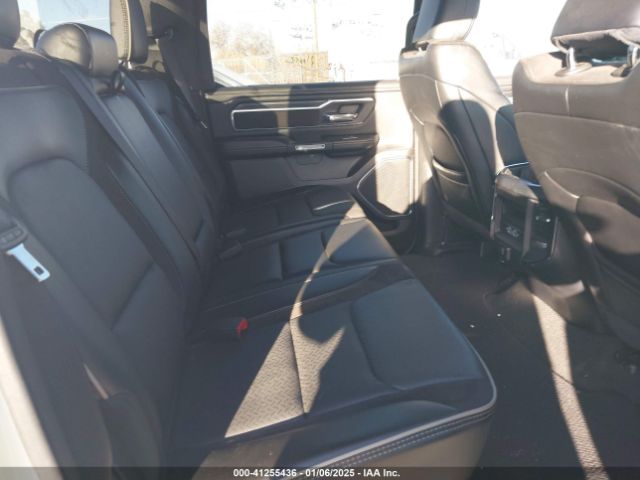 1C6RREJT8RN218844 RAM 1500 Laramie  4x2 5'7 Box