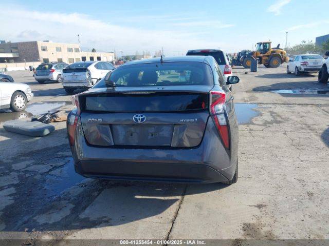JTDKARFU8G3508441 Toyota Prius Three