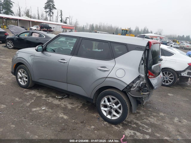 KIA SOUL LX 2022 KNDJ23AUXN7832851 Image 3