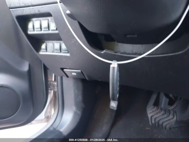 JN8AT2MT9JW460255 Nissan Rogue Sl