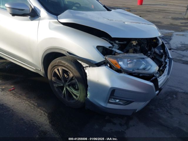 JN8AT2MT9JW460255 Nissan Rogue Sl