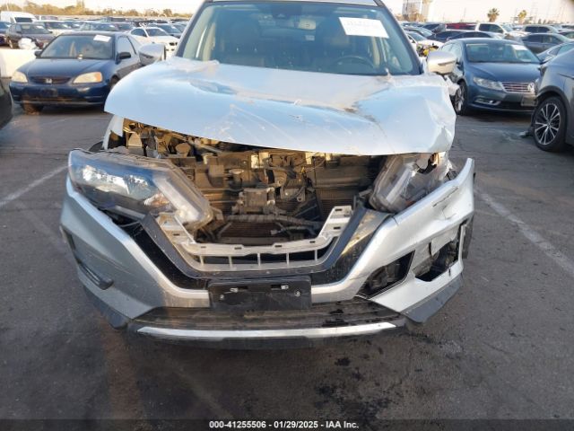 JN8AT2MT9JW460255 Nissan Rogue Sl