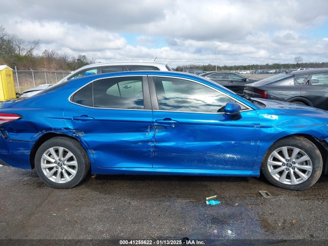 Toyota CAMRY LE 2020 4T1C11AKXLU352026 Image 13