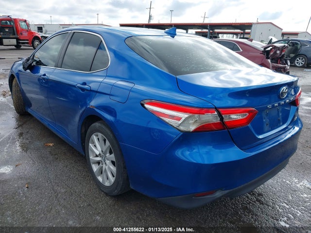 Toyota CAMRY LE 2020 4T1C11AKXLU352026 Image 3