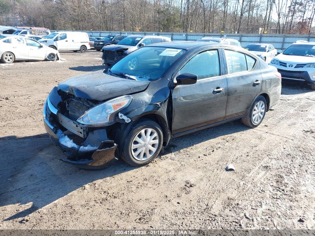Nissan Versa 1.6 S 2018 3N1CN7AP3JL887958 Image 2