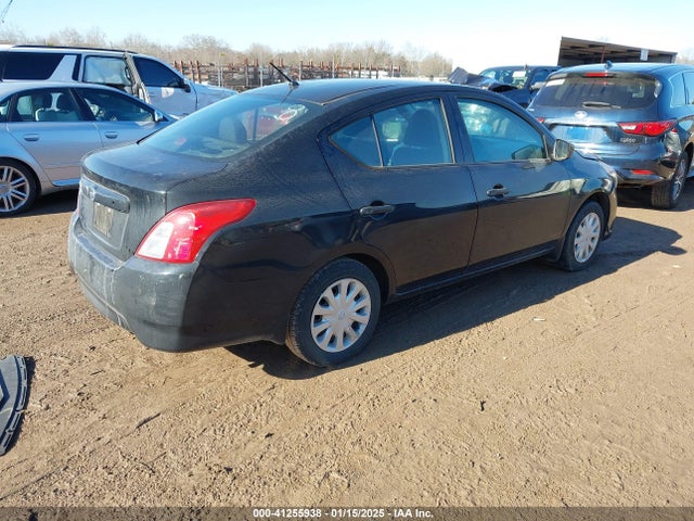 Nissan Versa 1.6 S 2018 3N1CN7AP3JL887958 Image 4