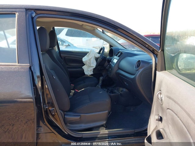 Nissan Versa 1.6 S 2018 3N1CN7AP3JL887958 Image 5