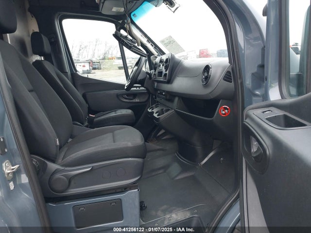 WD4PF1CDXKP125265 Mercedes-Benz Sprinter 2500 High Roof V6
