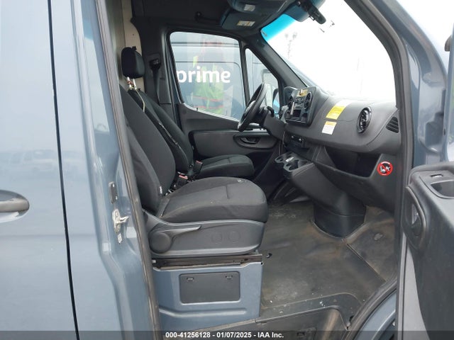 WD4PF1CD3KT011583 Mercedes-Benz Sprinter 2500 High Roof V6