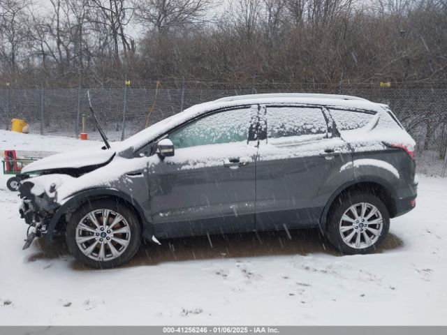1FMCU9J96HUC17751 Ford Escape Titanium
