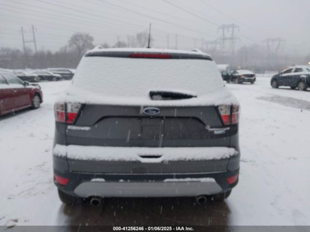 1FMCU9J96HUC17751 Ford Escape Titanium